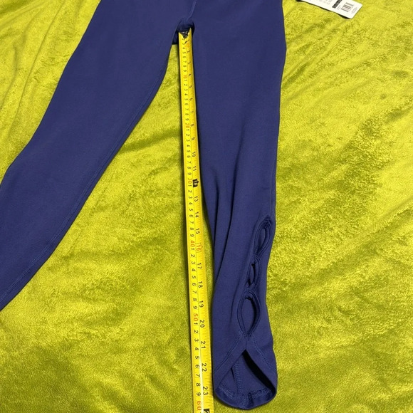 NWT WNS Marika Contender Leggings Sz Small Color Blueberry - Picture 6 of 6